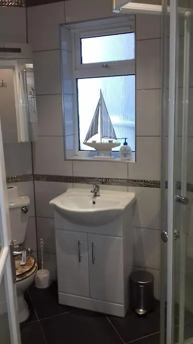 아파트 Between Piers, The Stylish Studio Flat In Cannon Place 브라이턴